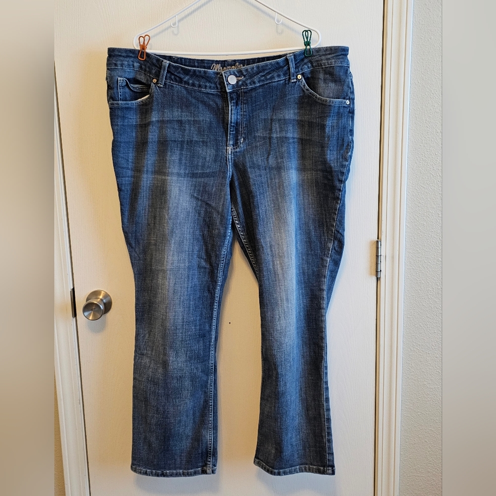 Women's plus size Wrangler, straight leg jeans, size 24x30.